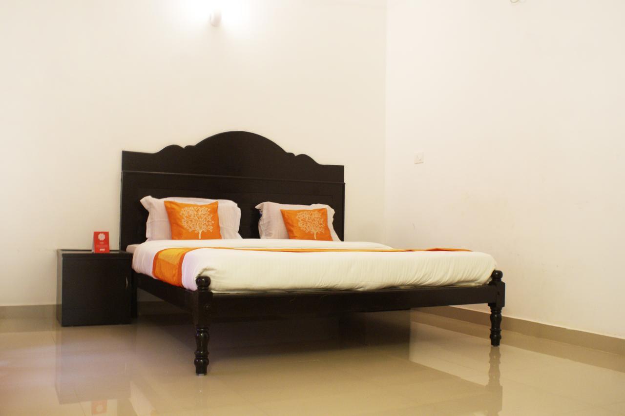 Oyo 4867 Royal Homes Alappuzha Екстер'єр фото
