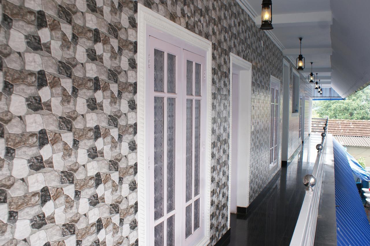 Oyo 4867 Royal Homes Alappuzha Екстер'єр фото