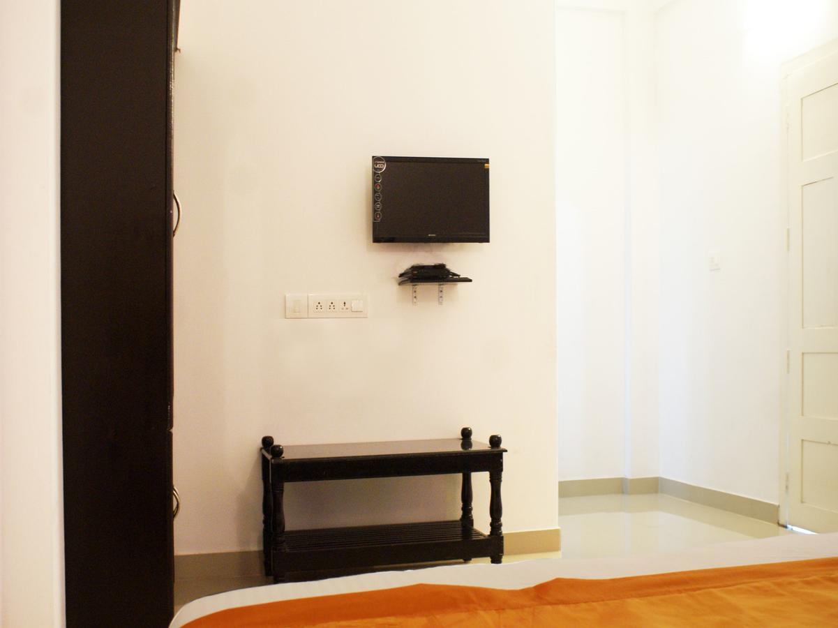 Oyo 4867 Royal Homes Alappuzha Екстер'єр фото