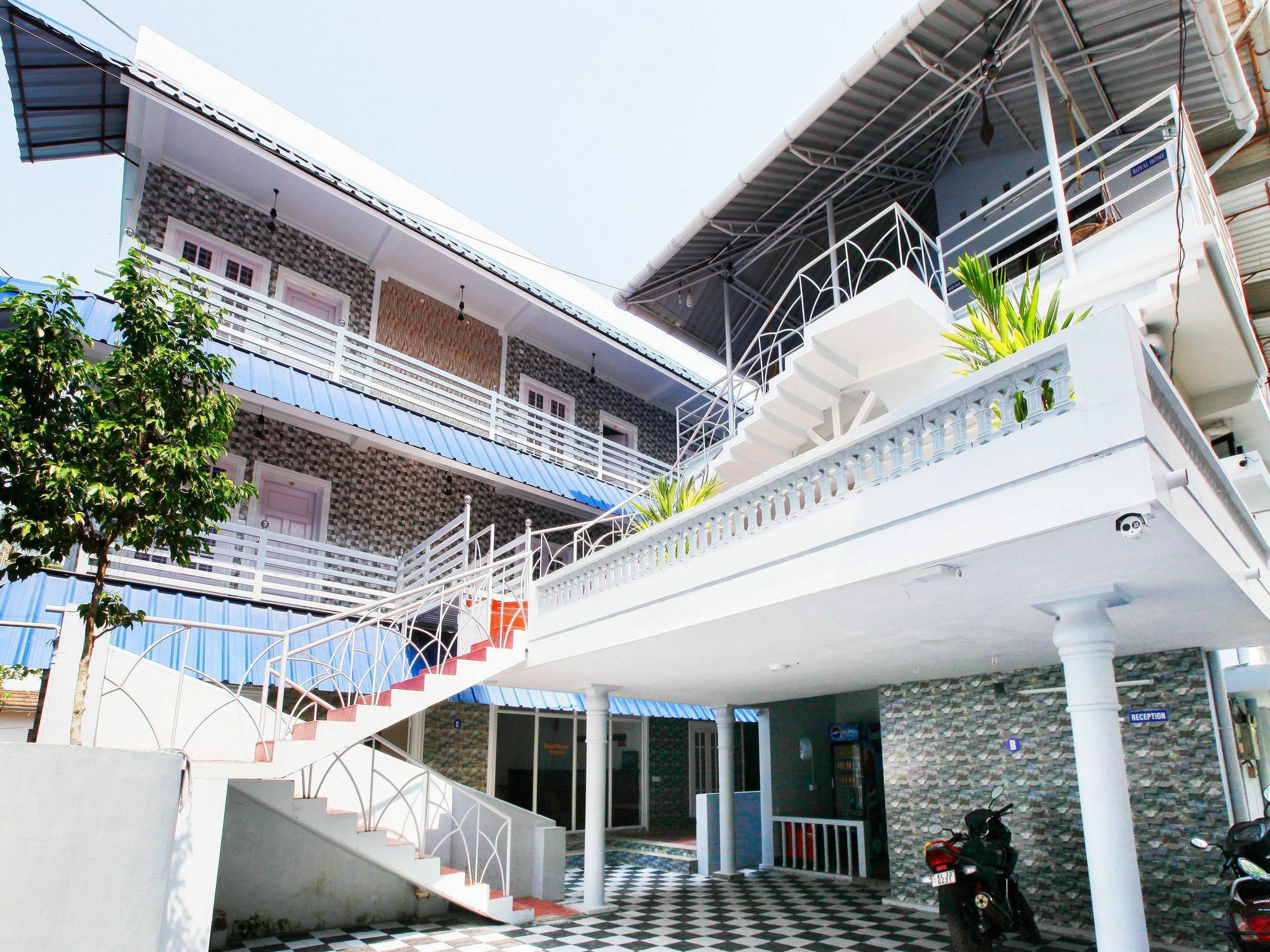 Oyo 4867 Royal Homes Alappuzha Екстер'єр фото